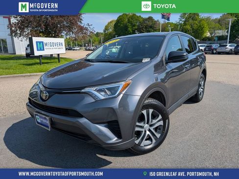 Used 2018 Toyota RAV4 LE AWD/4WD image 1