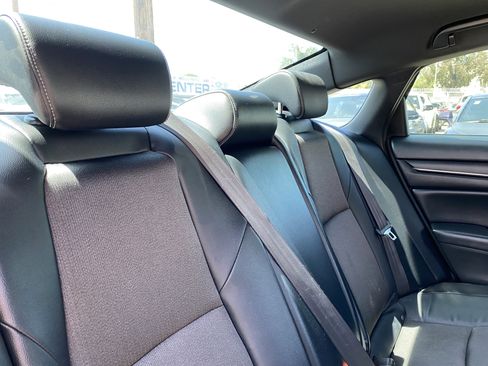 Used 2018 Honda Accord Sport image 21