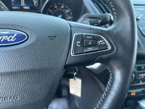 Used 2018 Ford Escape SE w/ SE Sport Appearance Package FWD image 12