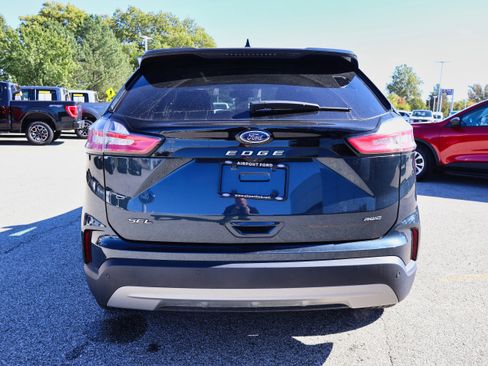 Used 2024 Ford Edge SEL w/ Convenience Package image 4