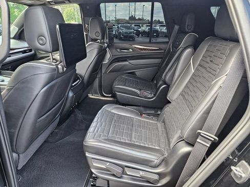 Used 2023 Cadillac Escalade Premium Luxury Platinum w/ LPO, Radiant Package AWD/4WD image 10