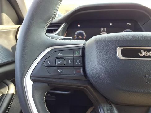 Certified 2023 Jeep Grand Cherokee Laredo w/ Luxury Tech Group I AWD/4WD image 21
