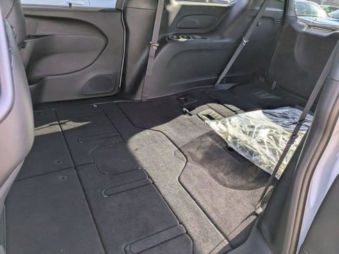 New 2026 Chrysler Pacifica Select FWD image 23
