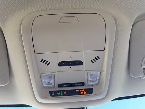 Used 2023 Buick Enclave Essence image 25