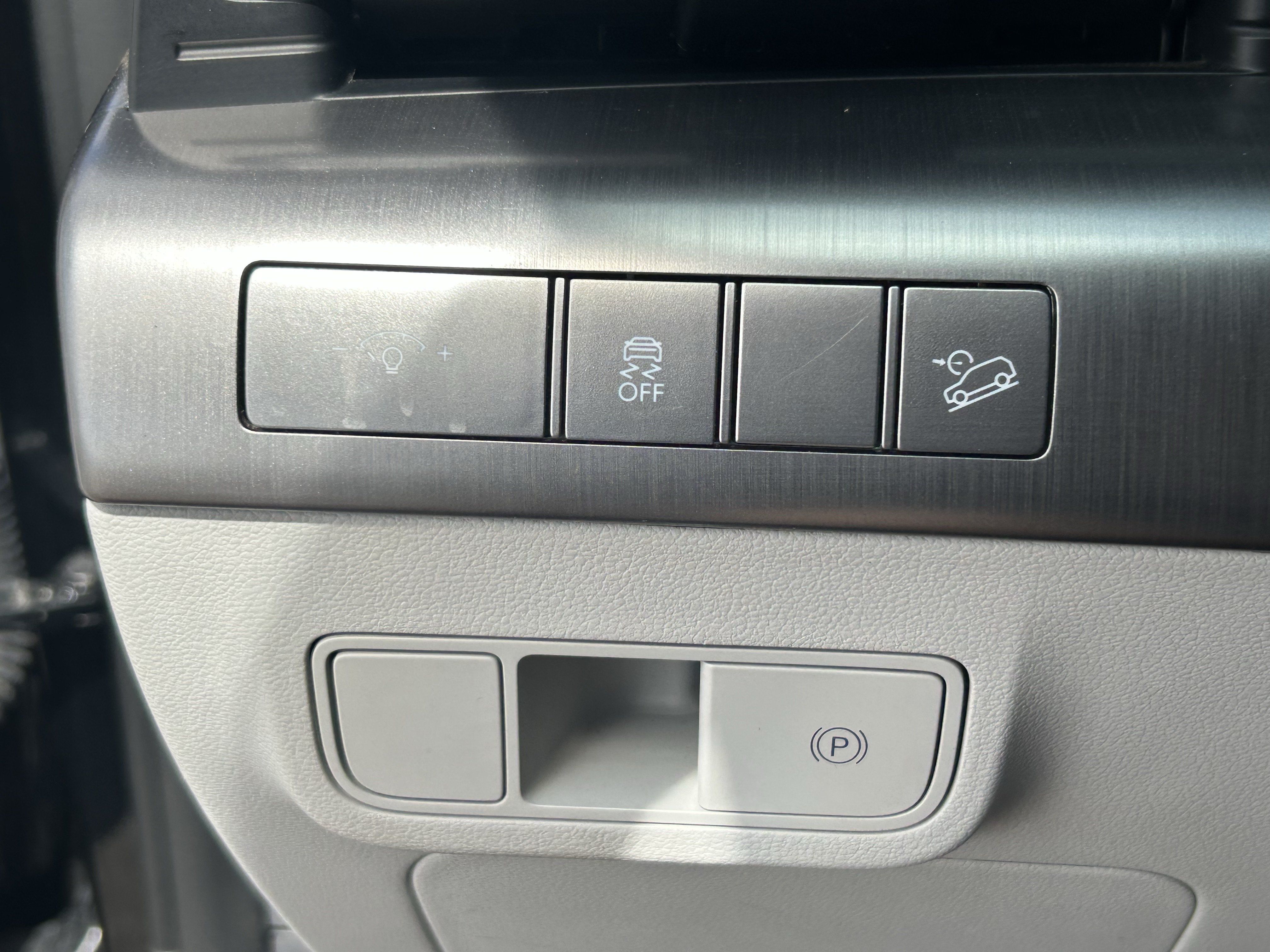 Used 2025 Hyundai Kona SEL FWD image 32
