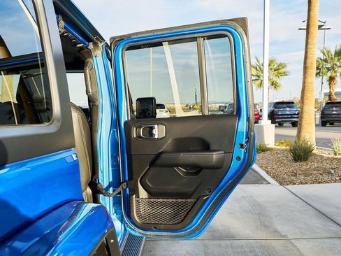 Used 2022 Jeep Wrangler Unlimited Sahara image 14