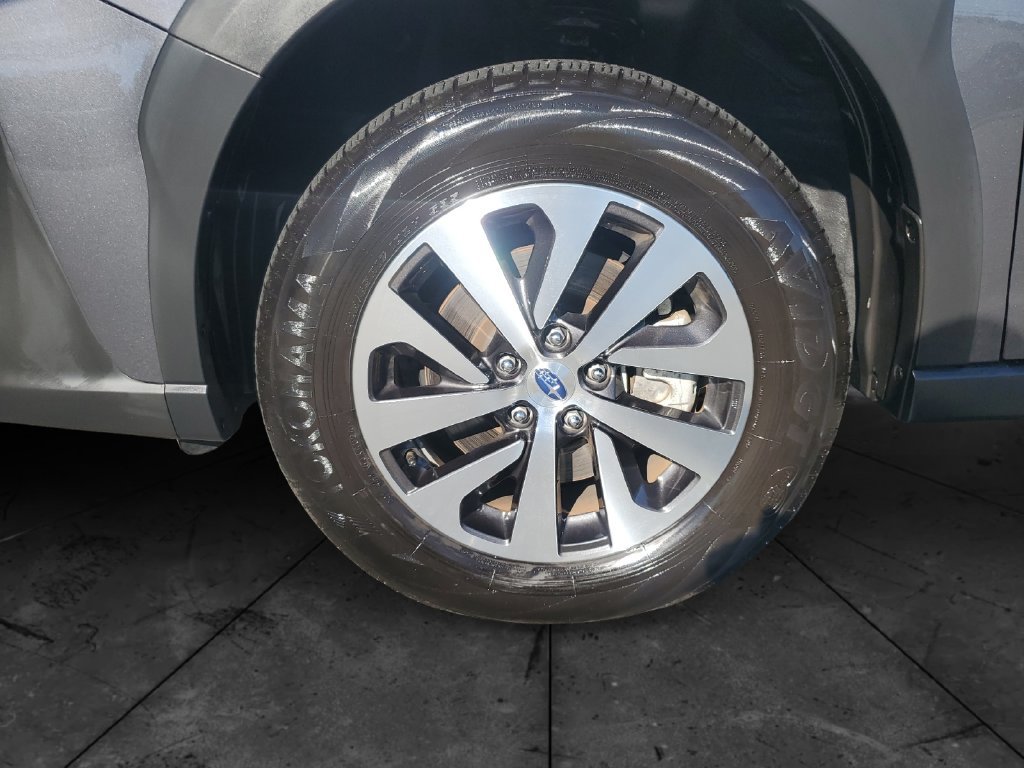 Certified 2025 Subaru Outback Premium AWD/4WD image 14