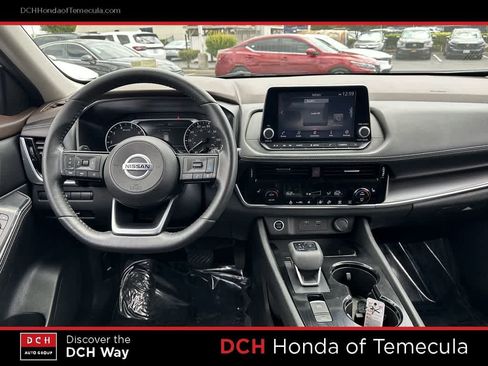Used 2021 Nissan Rogue SV w/ Premium Package AWD/4WD image 7