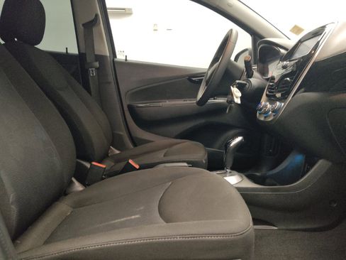 Used 2017 Chevrolet Spark LT FWD image 21