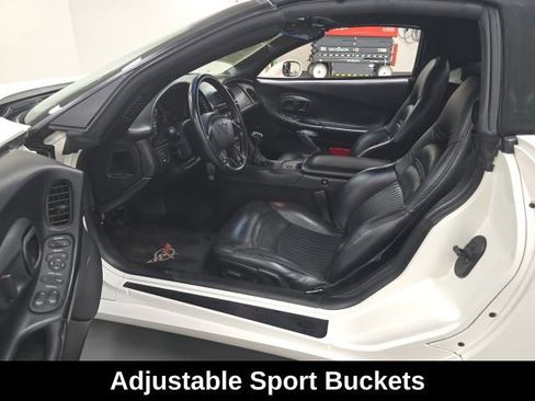Used 2001 Chevrolet Corvette Convertible w/ Preferred Equipment Group2 RWD image 11
