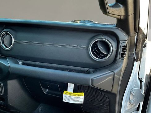 Used 2023 Jeep Wrangler Unlimited Sahara w/ Cold Weather Group image 24