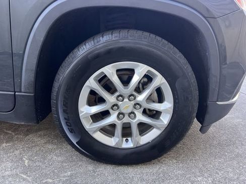 Used 2019 Chevrolet Traverse LT AWD/4WD image 35
