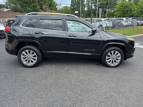 Used 2016 Jeep Cherokee Overland w/ Technology Group AWD/4WD image 14