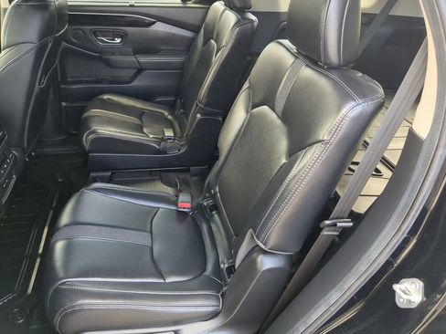 Used 2025 Honda Pilot EX-L image 16
