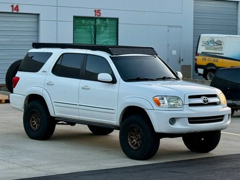 Used 2006 Toyota Sequoia SR5 AWD/4WD image 7