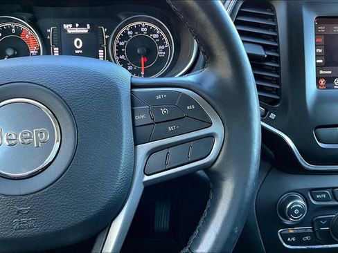 Used 2020 Jeep Cherokee Latitude Lux w/ Quick Order Package 2YH Lux image 21