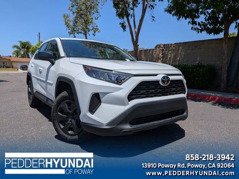 Used 2022 Toyota RAV4 LE FWD image 1