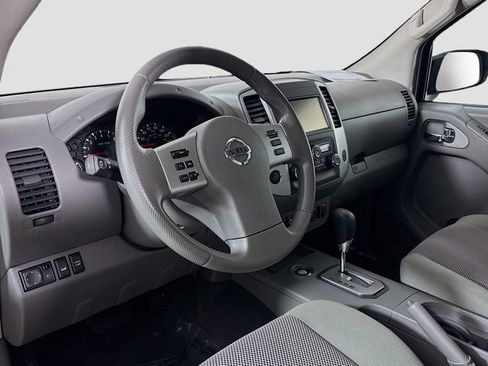 Used 2020 Nissan Frontier SV w/ Midnight Edition Floor Mats image 9