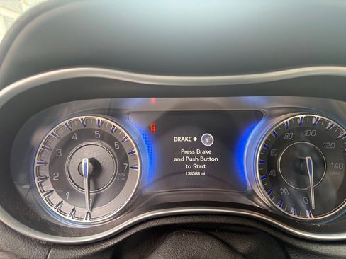 Used 2015 Chrysler 300 Limited w/ Driver Convenience Group AWD/4WD image 7