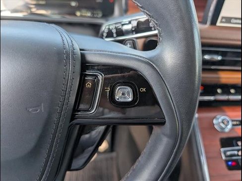 Used 2023 Lincoln Aviator Reserve w/ Equipment Group 201A image 9
