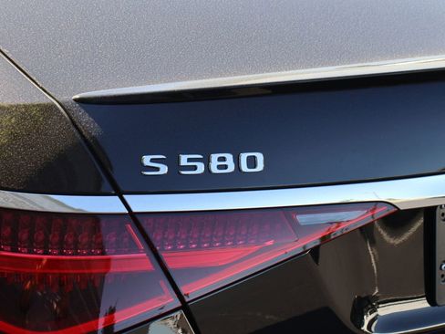 Used 2023 Mercedes-Benz S 580 4MATIC Sedan image 9