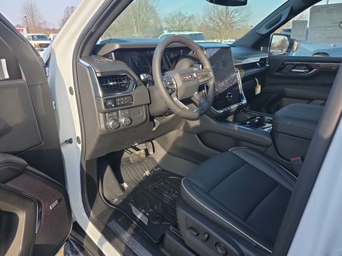 New 2026 GMC Yukon XL Elevation w/ LPO, Floor Liner Package image 10