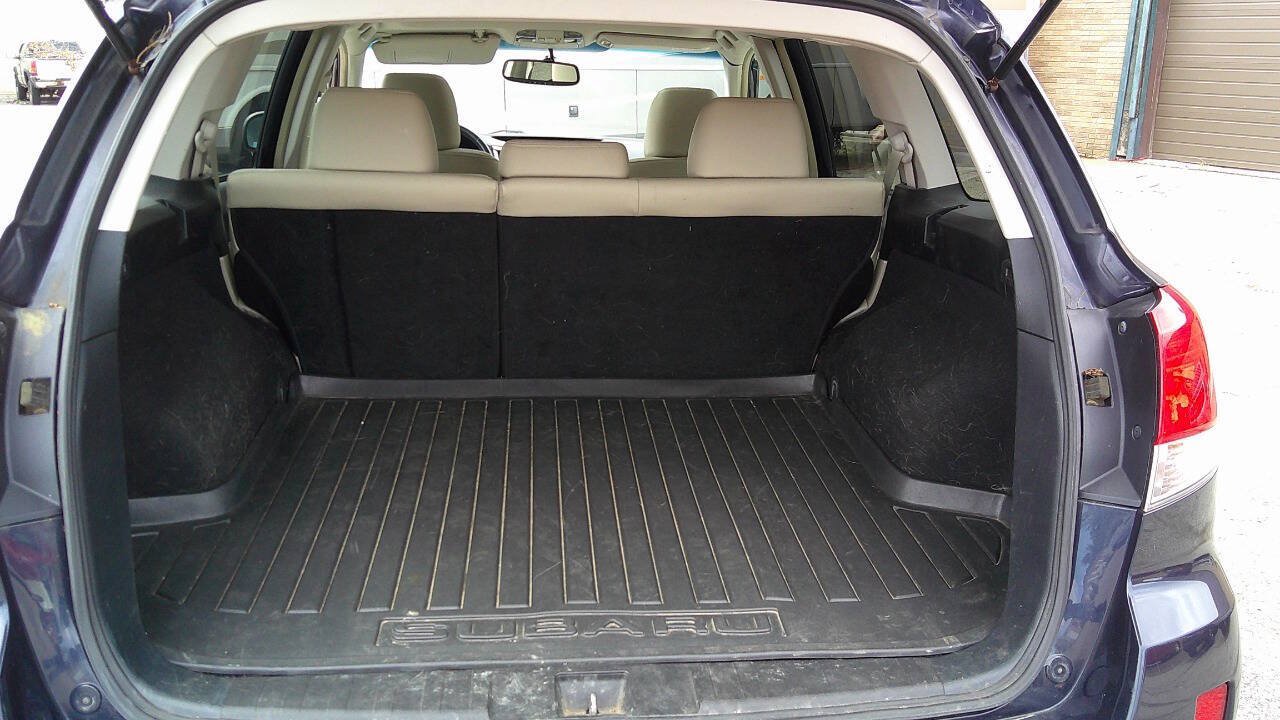 Used 2012 Subaru Outback 2.5i Limited w/ Moonroof Pkg AWD/4WD image 12