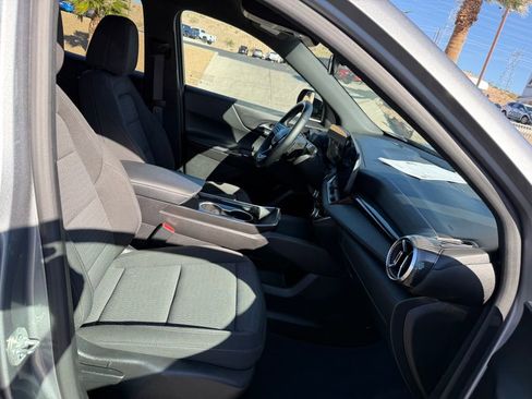 Used 2025 Chevrolet Equinox LT image 13