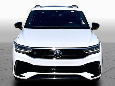 Used 2022 Volkswagen Tiguan SE R-Line FWD image 3