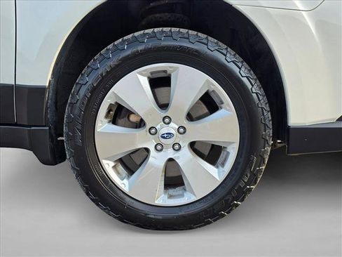 Used 2012 Subaru Outback 3.6R Limited AWD/4WD image 9