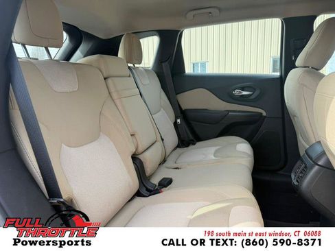 Used 2015 Jeep Cherokee Sport w/ Cold Weather Group image 14