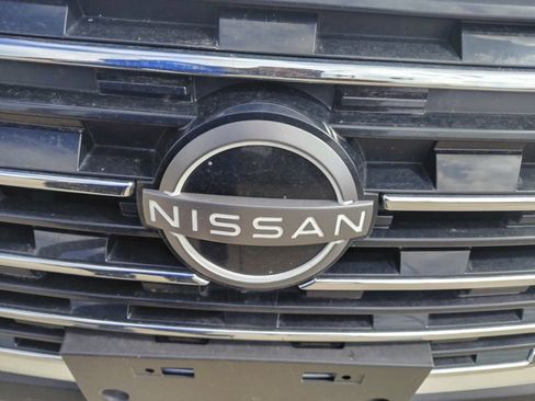 Used 2024 Nissan Rogue S AWD/4WD image 32