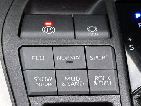 Certified 2021 Toyota RAV4 XLE image 29