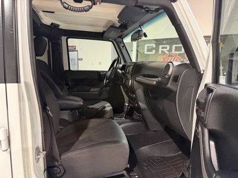 Used 2015 Jeep Wrangler Unlimited Sport w/ Quick Order Package 24S AWD/4WD image 15