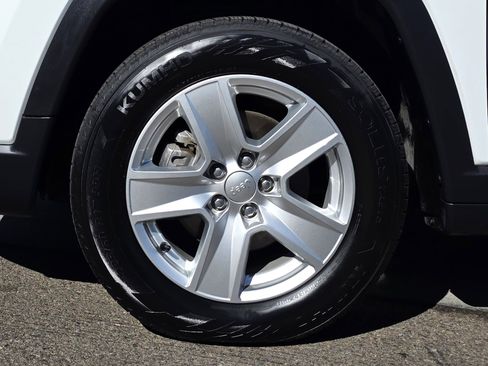 Certified 2022 Jeep Compass Latitude image 9