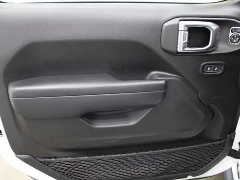 Used 2023 Jeep Wrangler Unlimited image 11