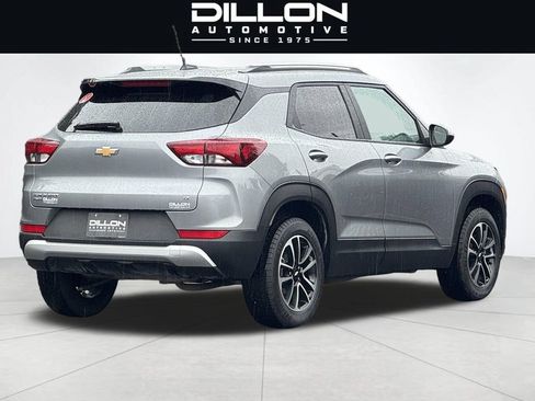 Used 2025 Chevrolet TrailBlazer LT AWD/4WD image 4