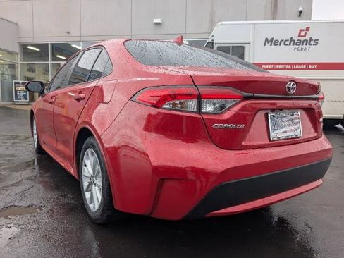 Used 2021 Toyota Corolla LE image 7