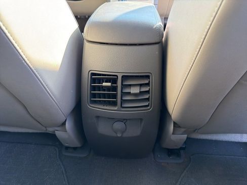 Used 2009 Lincoln MKX Base image 22