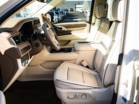 Used 2021 GMC Yukon XL Denali image 21