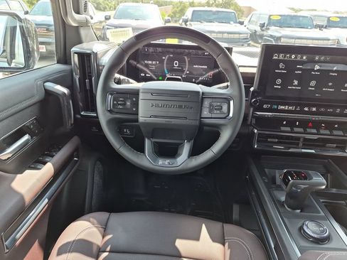 New 2026 GMC Hummer EV 4x4 Crew Cab w/ LPO, Dark Essentials Package image 31