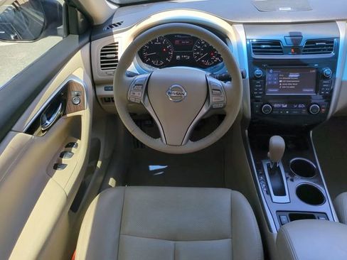 Used 2014 Nissan Altima 2.5 SL w/ Technology Package FWD image 17