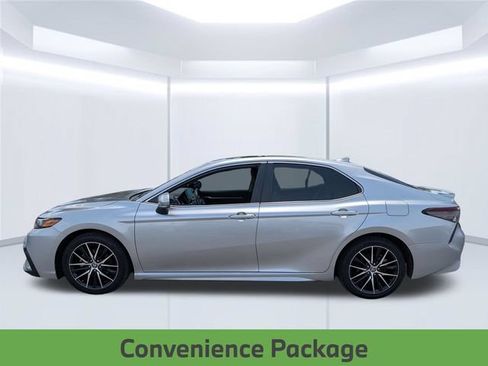 Used 2023 Toyota Camry SE w/ Convenience Package FWD image 2