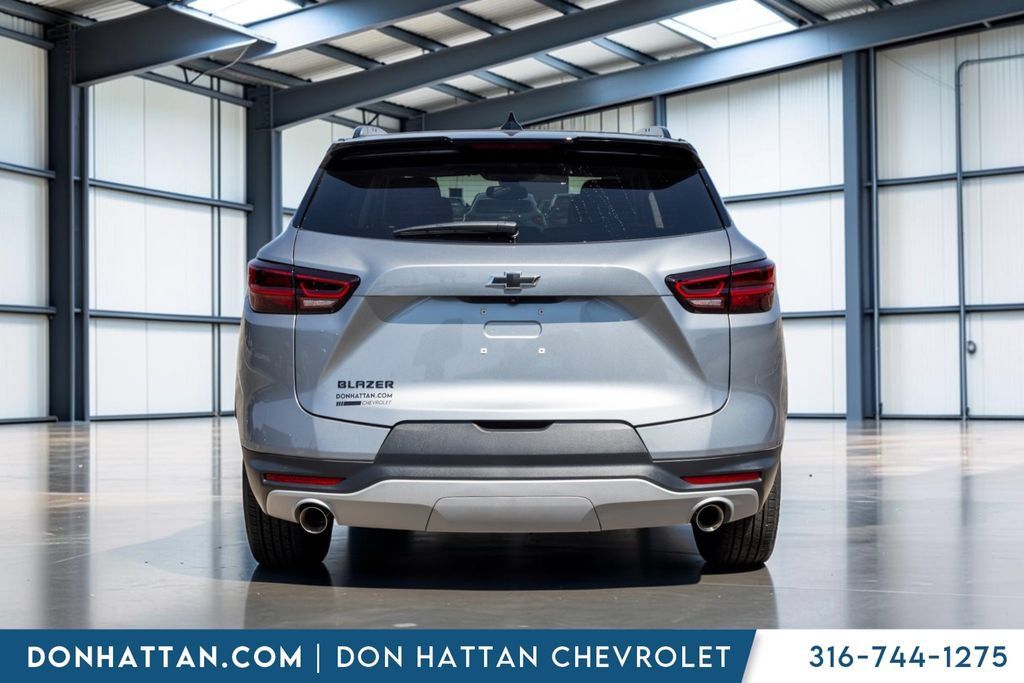 New 2025 Chevrolet Blazer LT w/ Convenience Package FWD image 20