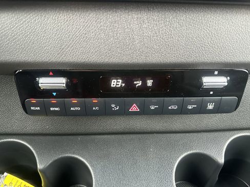 Used 2025 Mercedes-Benz Sprinter 2500 image 18