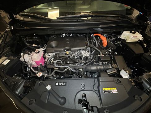 Used 2025 Toyota Sienna XLE image 24