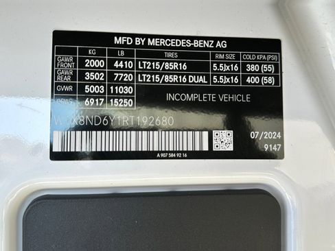 Used 2024 Mercedes-Benz Sprinter 3500 image 35