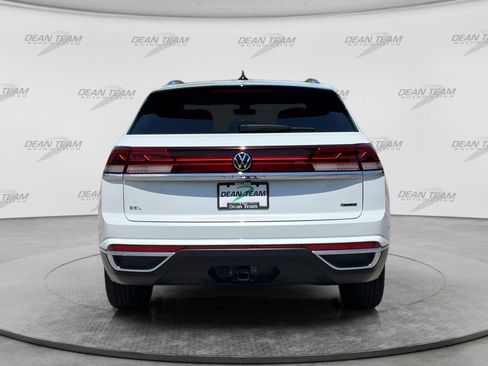 Used 2025 Volkswagen Atlas Cross Sport SEL AWD/4WD image 6