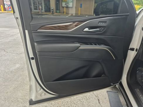 Certified 2024 Cadillac Escalade Premium Luxury Platinum w/ LPO, Floor Liner Package AWD/4WD image 11
