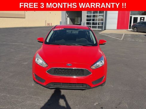Used 2017 Ford Focus SE image 3